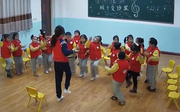 幼儿园公开课优质课大班律动《猴子变沙发》课堂实录