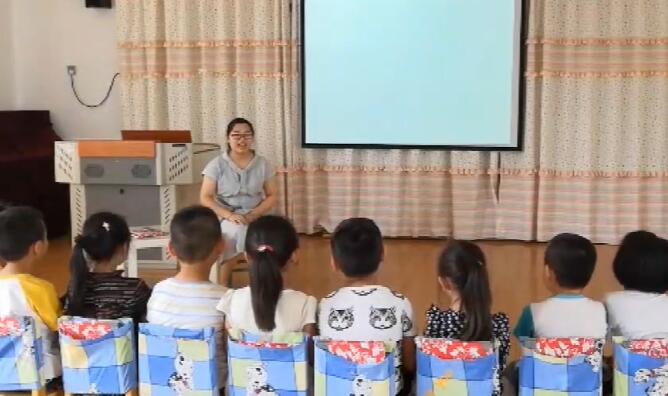 幼儿园公开课优质课大班语言《阿诗有块大花布》课堂实录