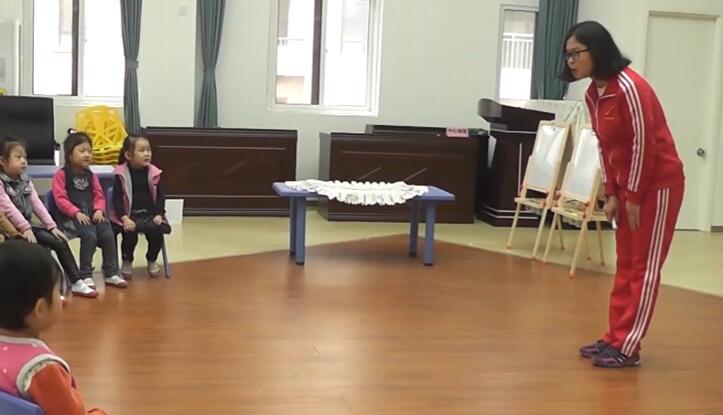 幼儿园公开课优质课小班科学《喂喂小动物》课堂实录