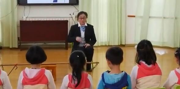 幼儿园公开课优质课大班语言《扁担和板凳》课堂实录