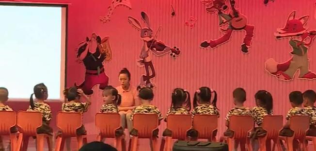 幼儿园公开课优质课小班歌唱活动：小蝌蚪找妈妈（陈典）