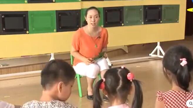 幼儿园公开课优质课-大班《叶片上的毛毛虫》.fuw