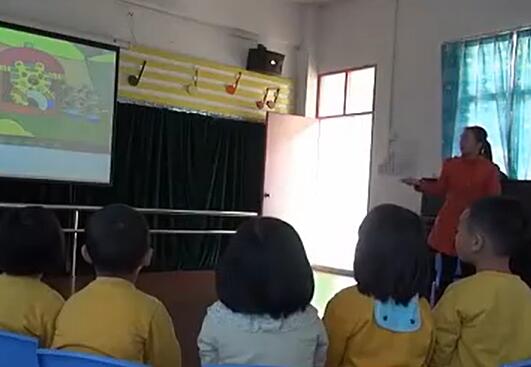 幼儿园公开课优质课大班语言《八只小狗抬花轿》(执教 育苗 何梅)