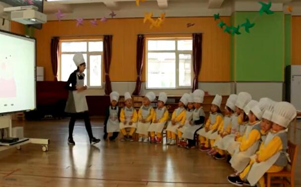 幼儿园公开课优质课小班美术《美味披萨》课堂实录