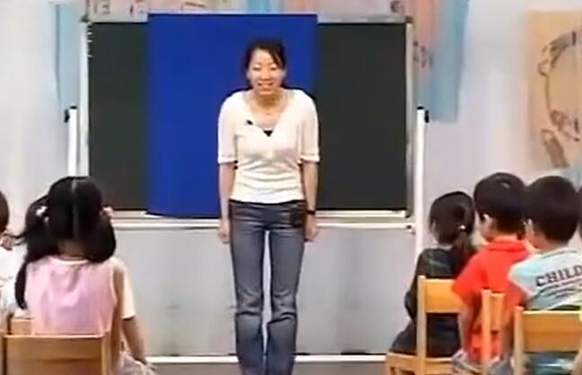 幼儿园公开课优质课大班音乐《金蛇狂舞》+