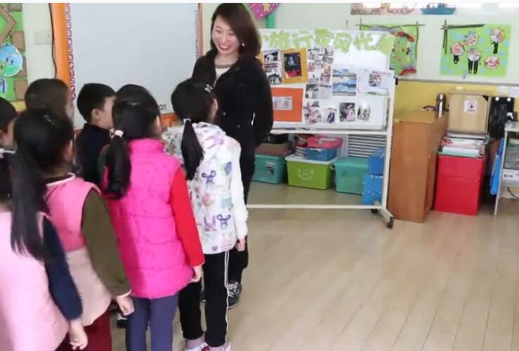 幼儿园公开课优质课大班社会《民族风光游》课堂实录