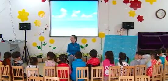 幼儿园公开课优质课小班美术《大鱼来，小鱼来》课堂实录