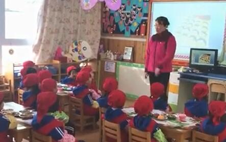 幼儿园公开课优质课小班美术《笑脸饼干》课堂实录