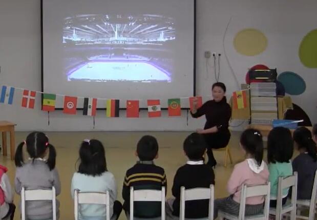 幼儿园公开课优质课中班社会《国旗飘飘》课堂实录