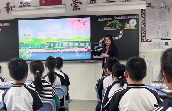 Unit 2 My favourite season B Let‘s talk伦教荔村小学刘晓怡