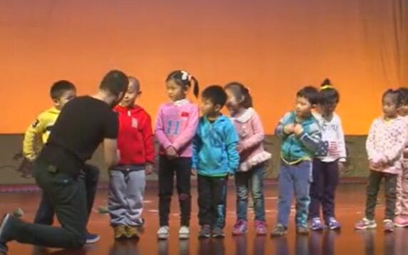 幼儿园公开课优质课N28-大班体育《好玩的太空棒》+视频