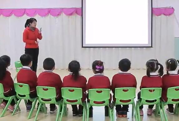 幼儿园公开课优质课中班语言《小黑鱼》课堂实录