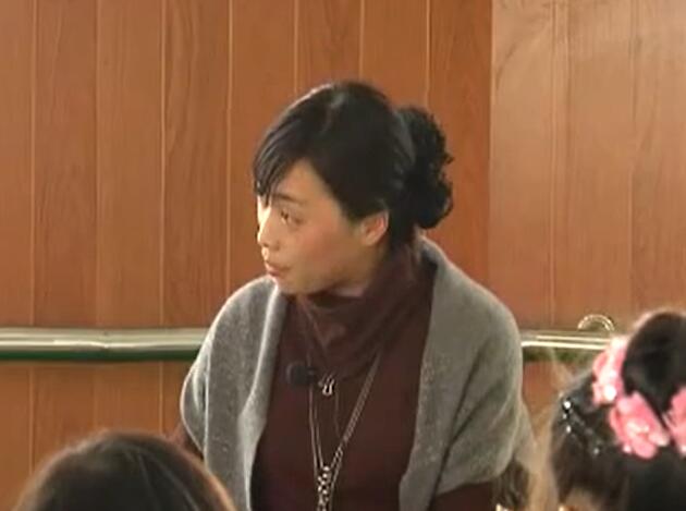 幼儿园公开课优质课大班科学《会悬空的纸盒娃娃》郑老师