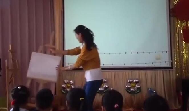 幼儿园公开课优质课中班美术《彩虹真美丽》课堂实录