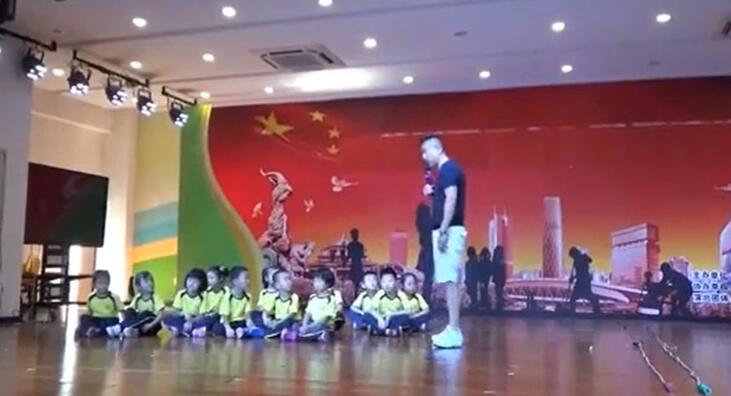 幼儿园公开课优质课N04-大班体育《渡河小勇士》+视频